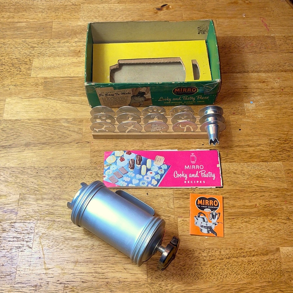 Vintage 40s Mirro Cooky & Pastry Cookie Press +Box